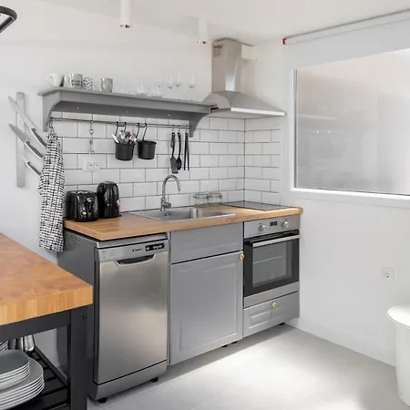 Left & Right With Jacuzzi, 4 Stars Apartamento Makarska