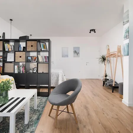 Left & Right With Jacuzzi, 4 Stars * Makarska