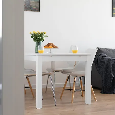 Left & Right With Jacuzzi, 4 Stars マカルスカ