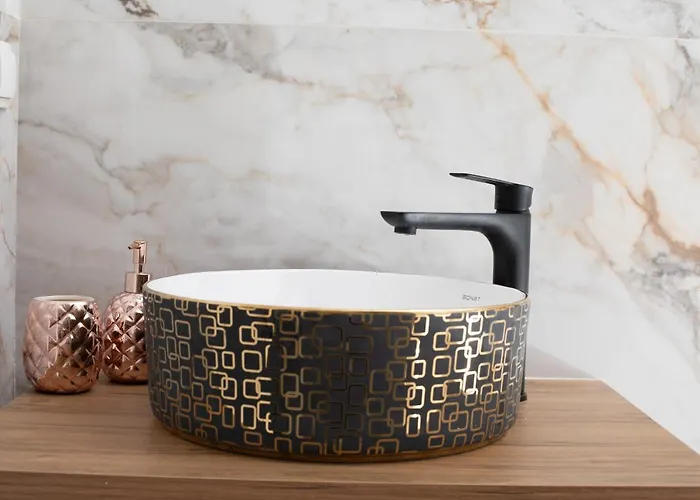 Left & Right With Jacuzzi, 4 Stars Appartement *