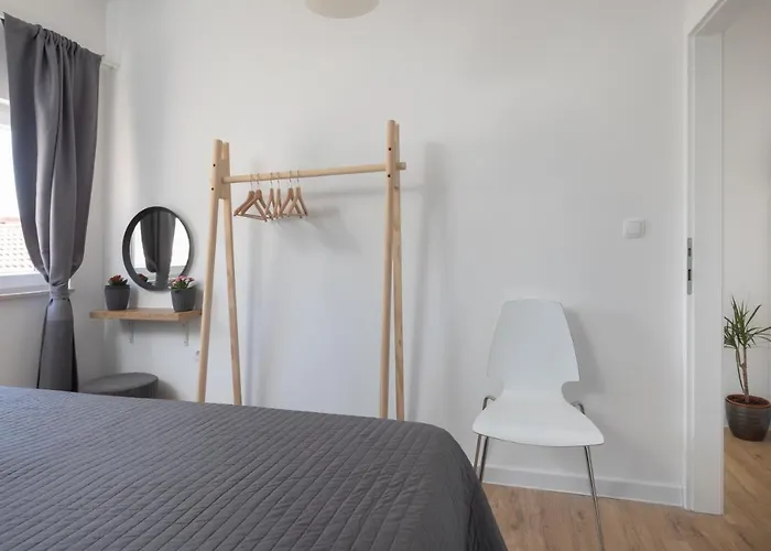 Left & Right With Jacuzzi, 4 Stars Makarska