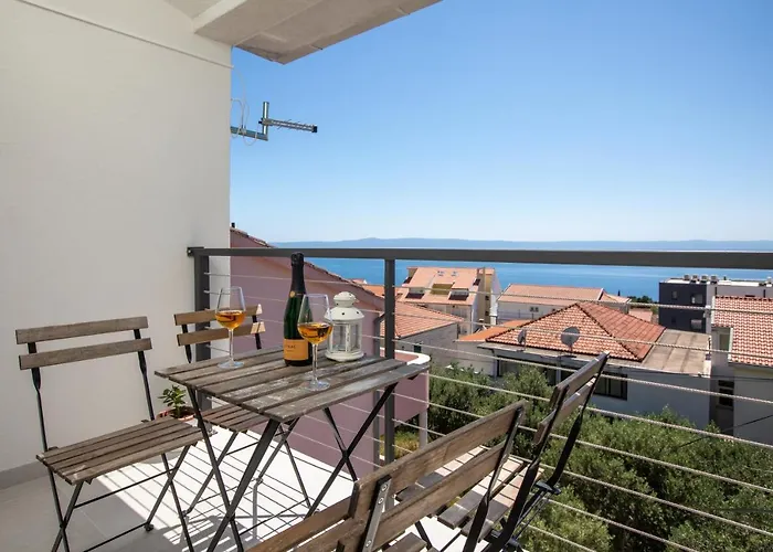 Appartement Left & Right With Jacuzzi, 4 Stars Makarska