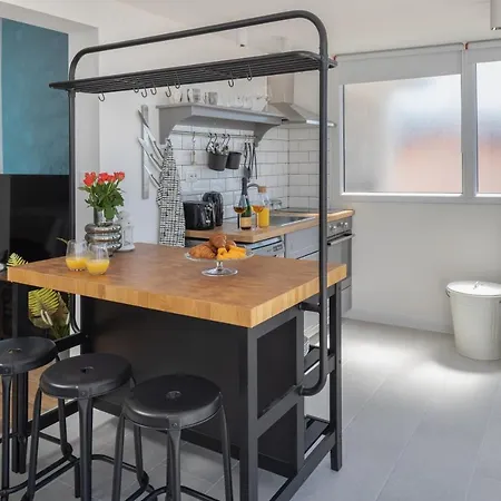 Left & Right With Jacuzzi, 4 Stars *