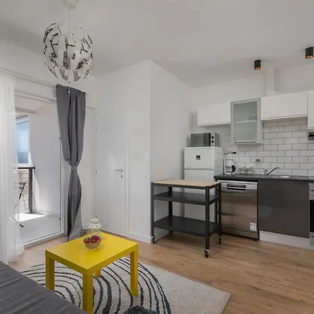 Left & Right With Jacuzzi, 4 Stars