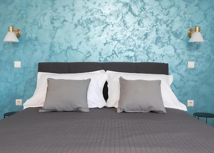 Left & Right With Jacuzzi, 4 Stars